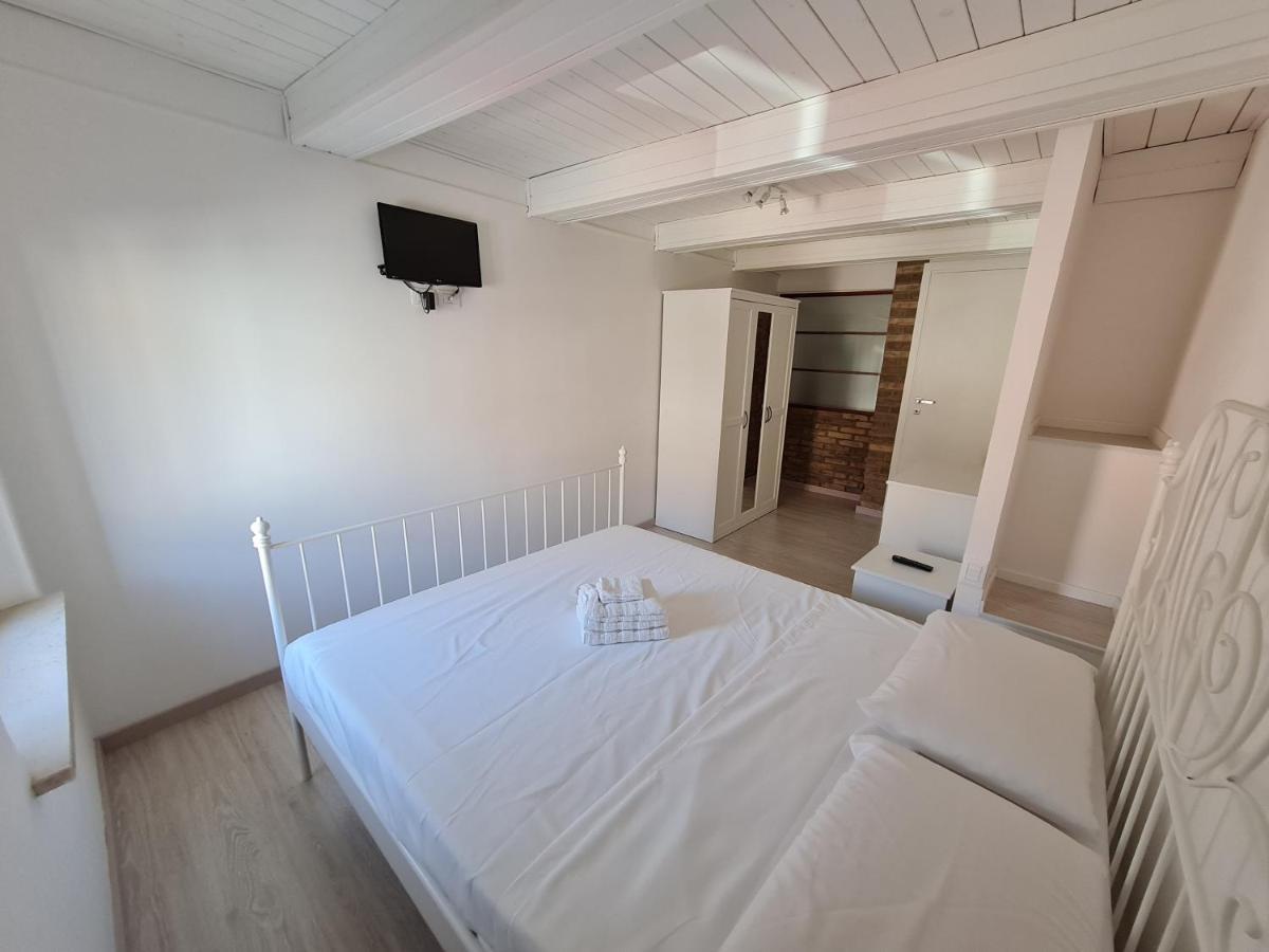 Appartement Al Castello - Aeroporto Delle Marche - Ancona à Falconara Marittima Extérieur photo